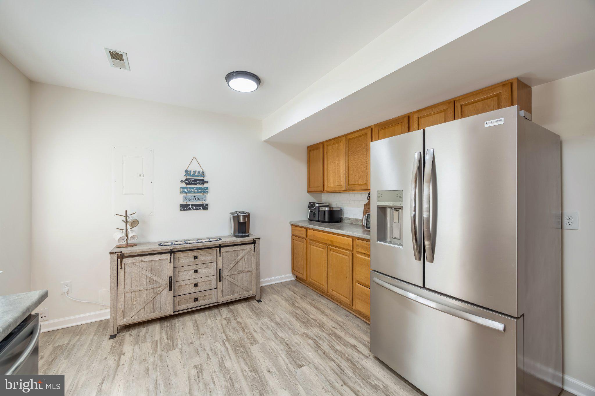 36 PLUMOSA DRIVE