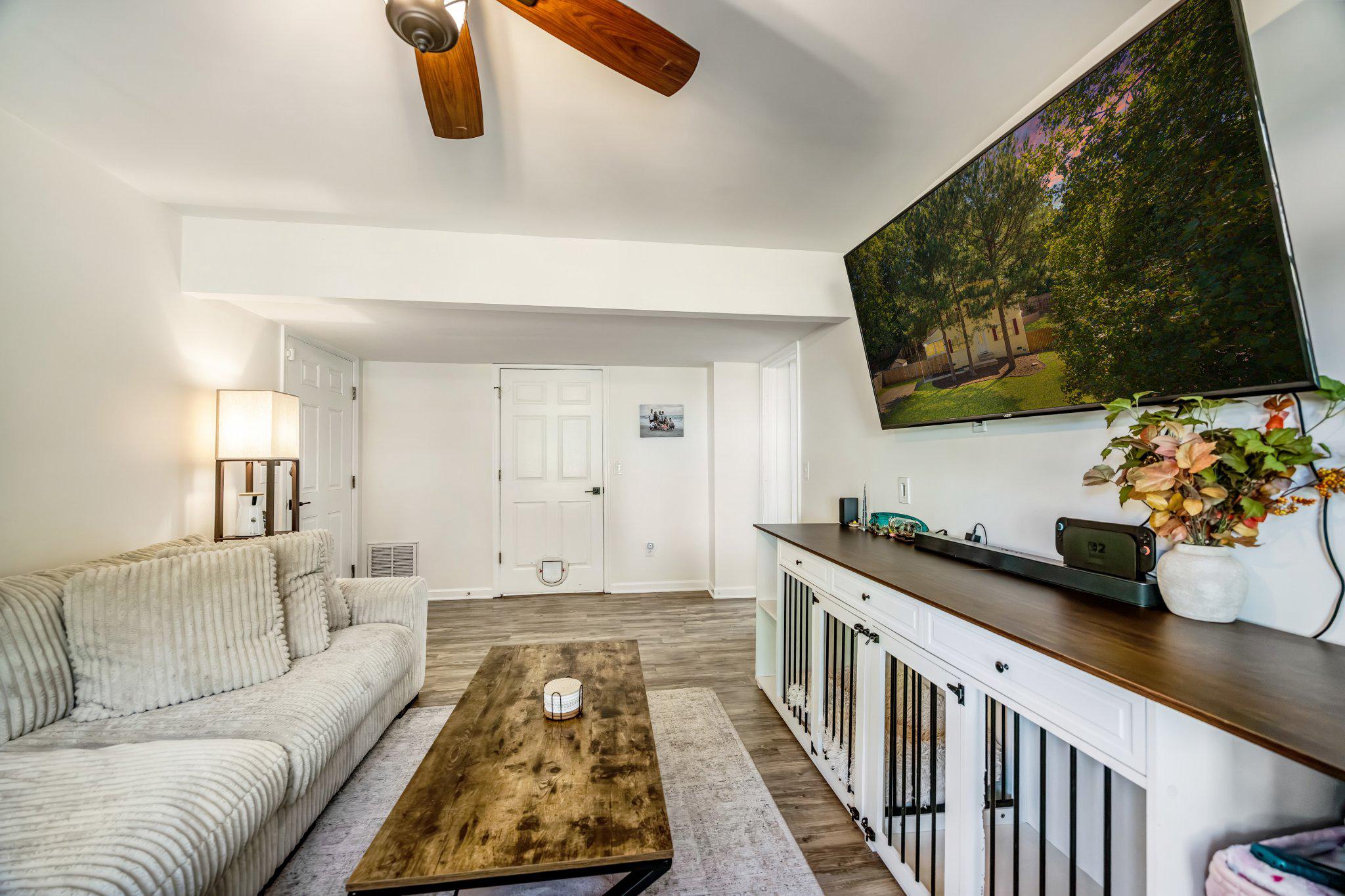 36 PLUMOSA DRIVE
