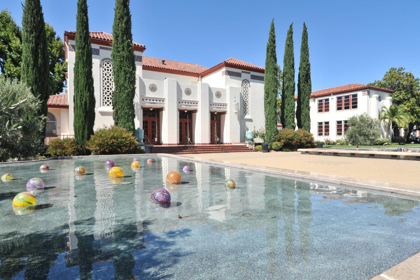 1293 Greenbriar Avenue