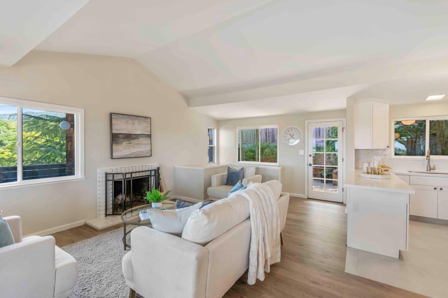 109 Cleland AVE