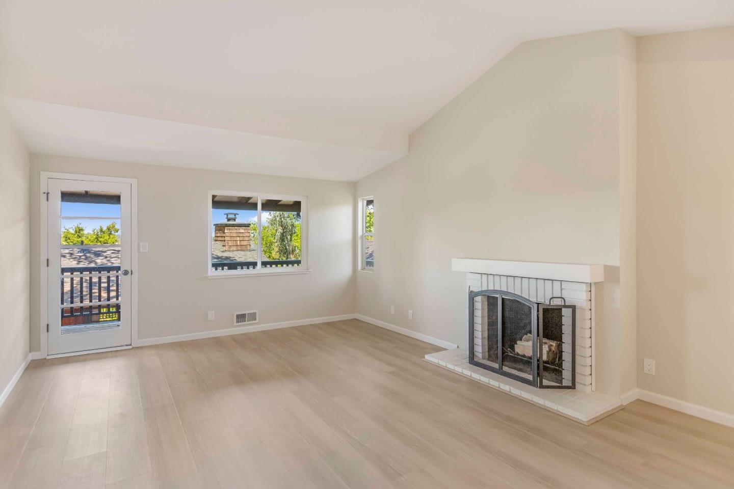 109 Cleland AVE