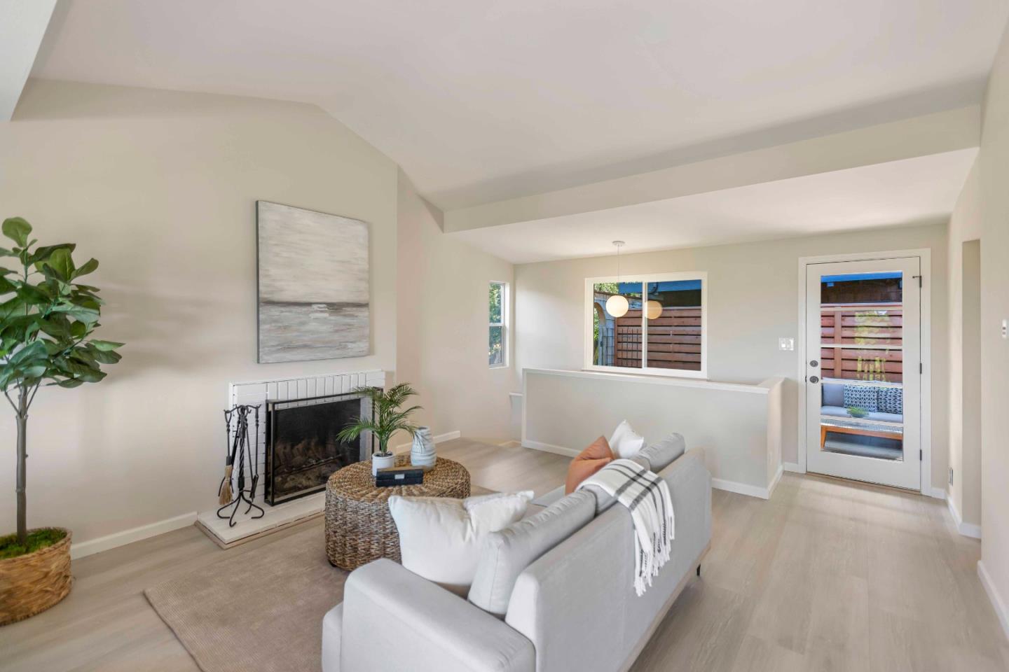 109 Cleland AVE