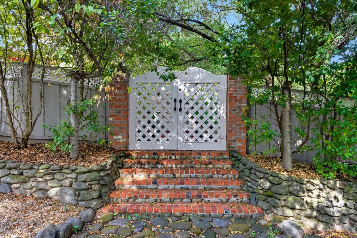 120 Oak Meadow Drive