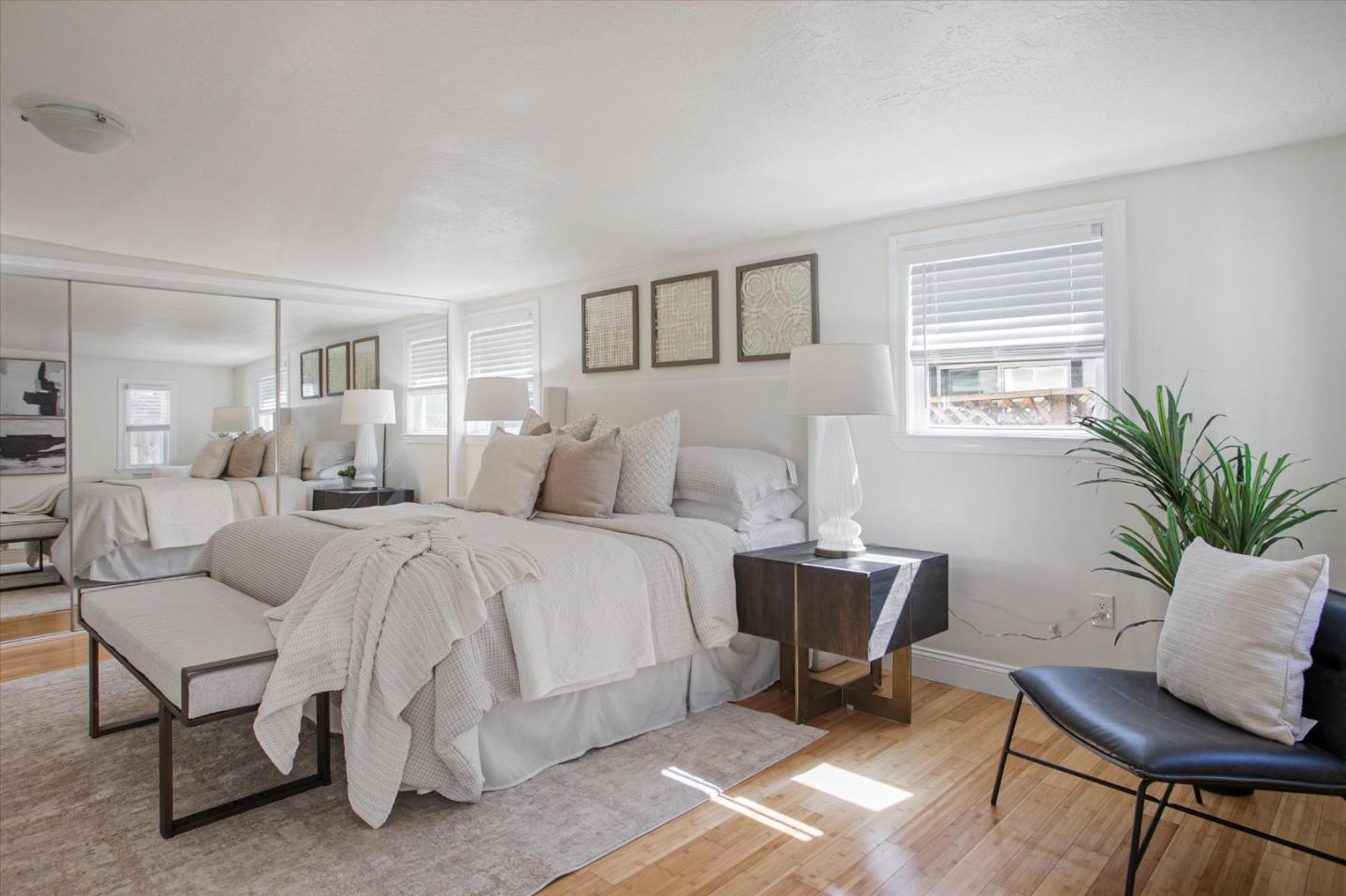 15&15 1/2 Stacia Street 2