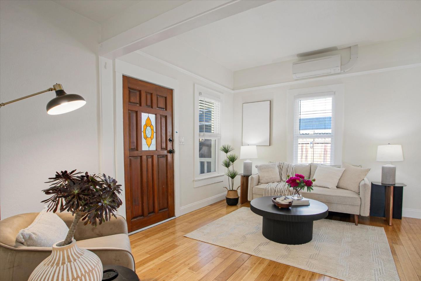 15&15 1/2 Stacia Street 2