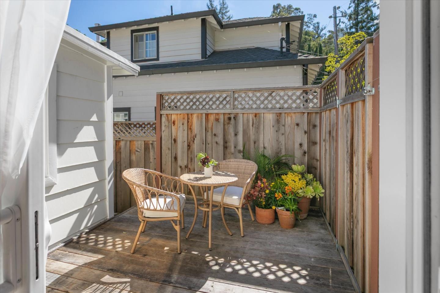 15&15 1/2 Stacia Street 2