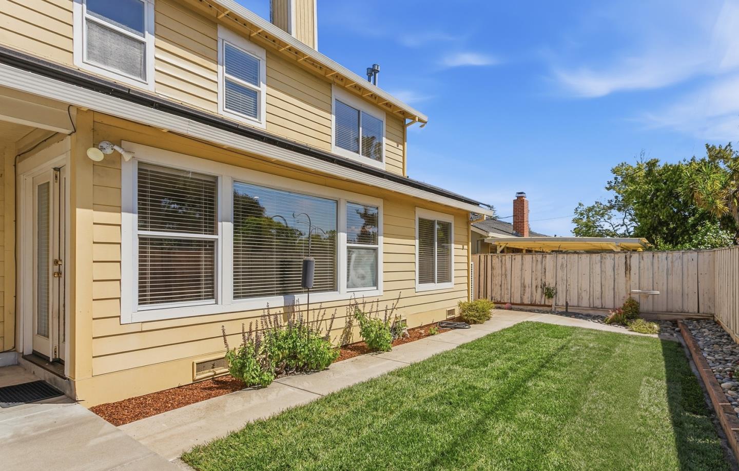 2160 Rosswood Drive