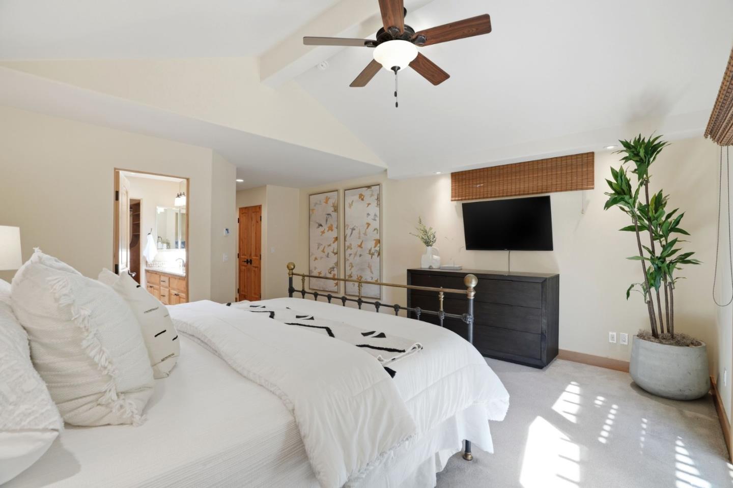 17660 Vineland Avenue