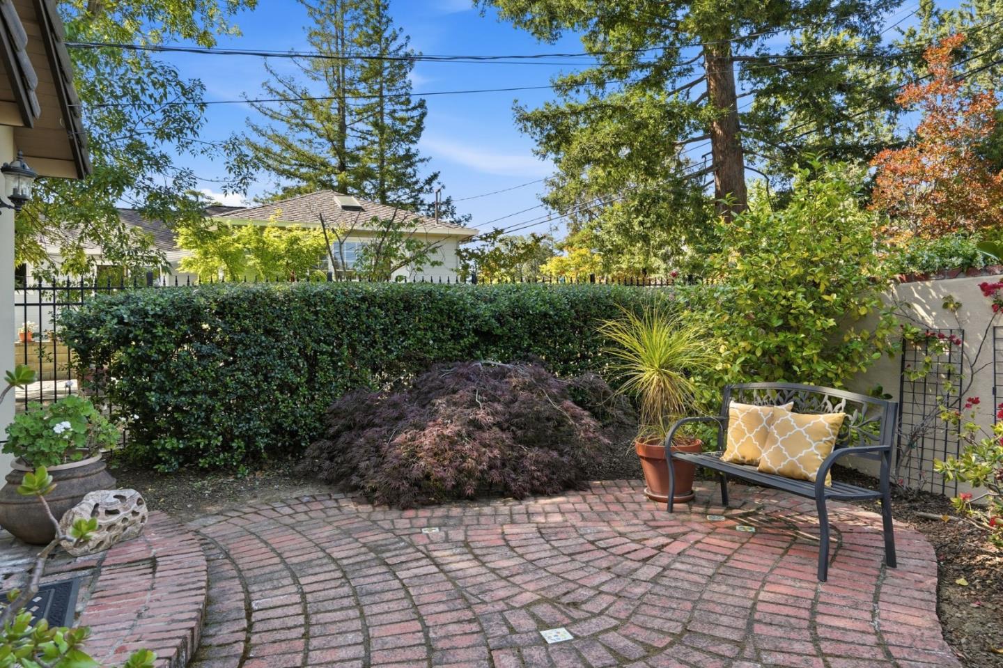 17660 Vineland Avenue