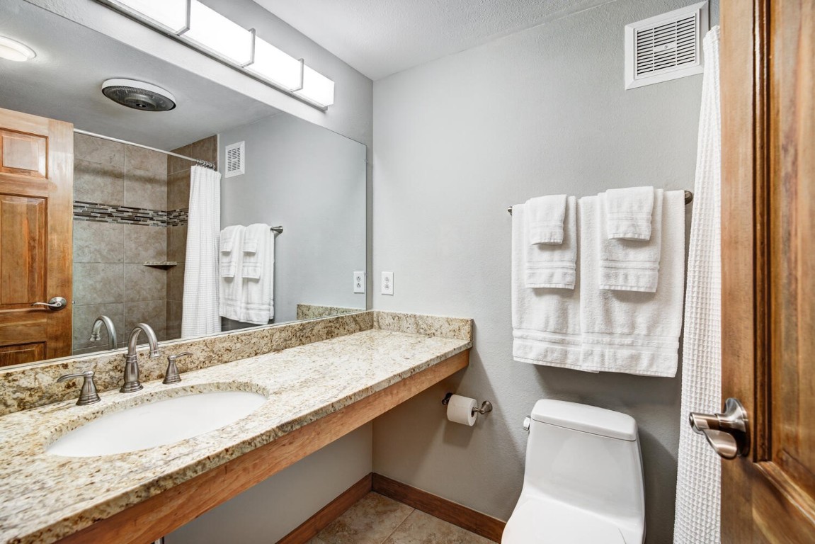 535 S Park AVENUE 206