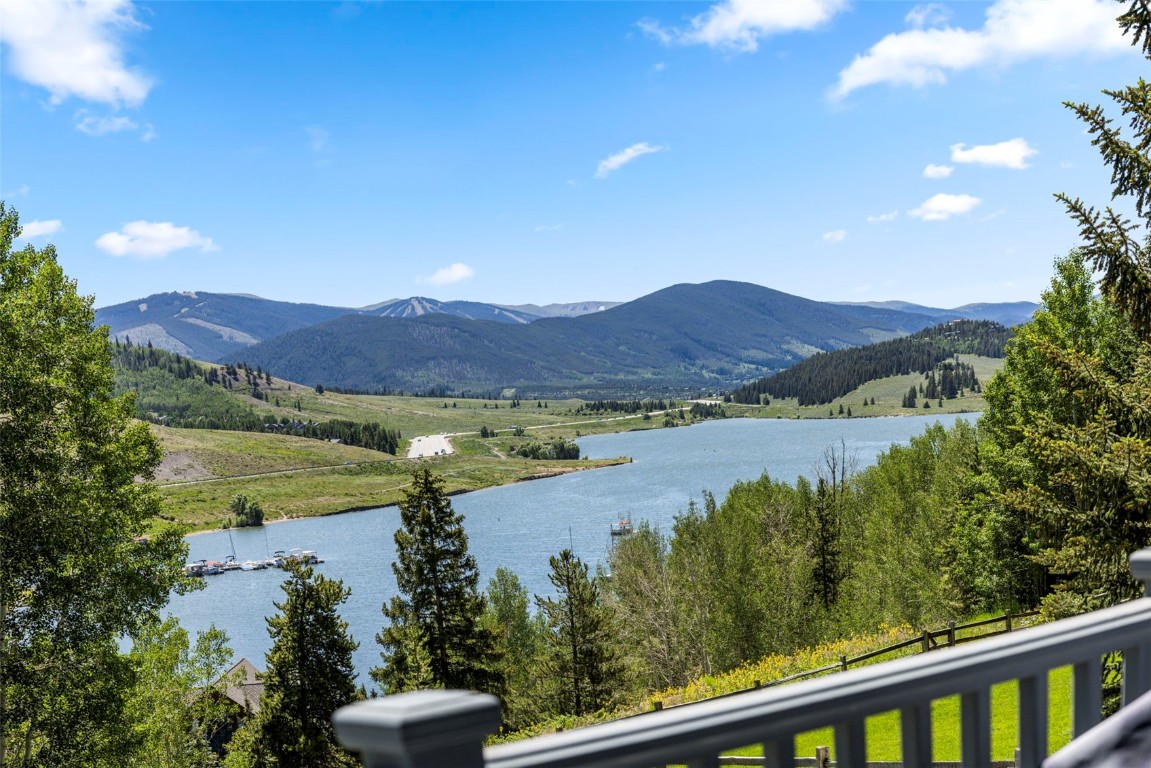 330 E La Bonte STREET 10