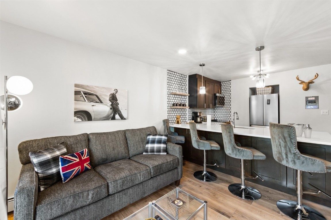 330 E La Bonte STREET 10