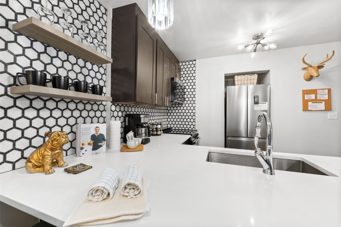 330 E La Bonte STREET 10