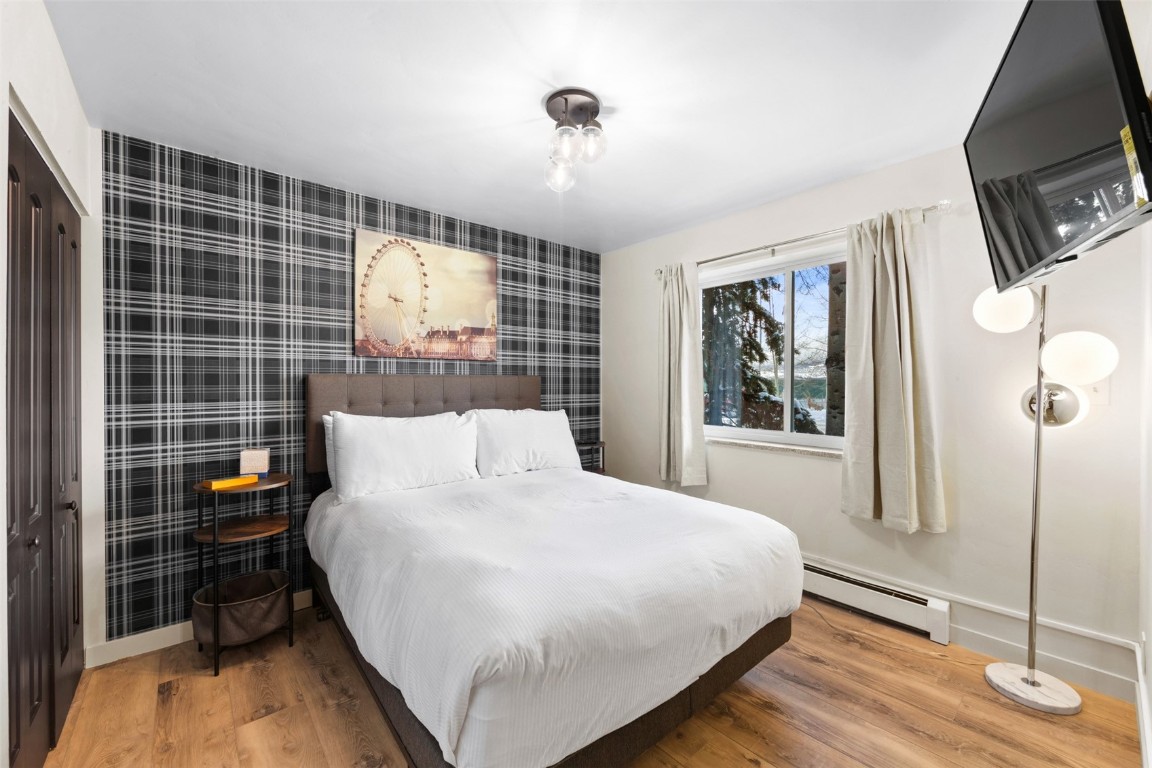 330 E La Bonte STREET 10