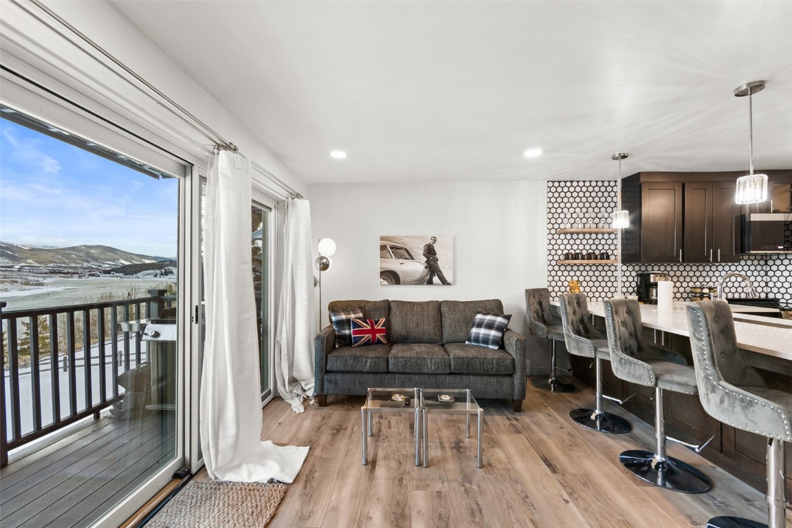 330 E La Bonte STREET 10