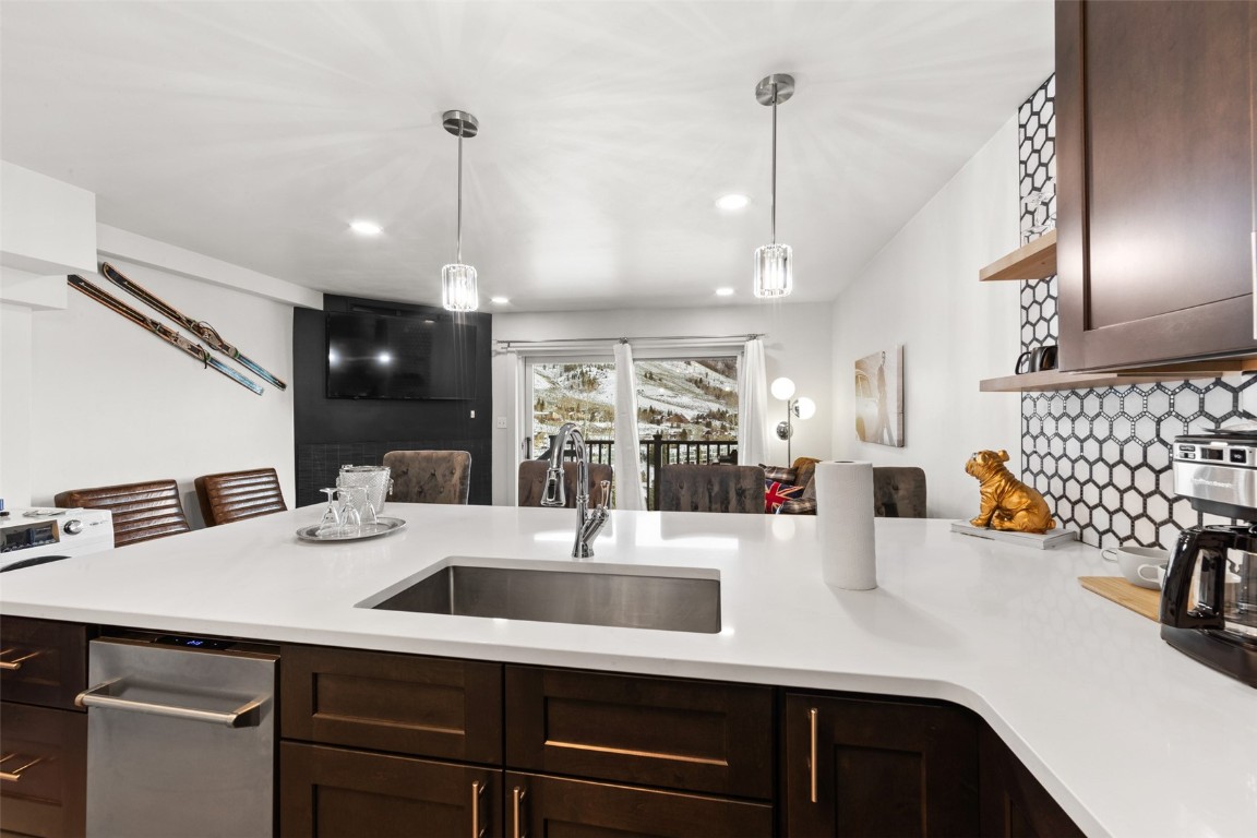 330 E La Bonte STREET 10