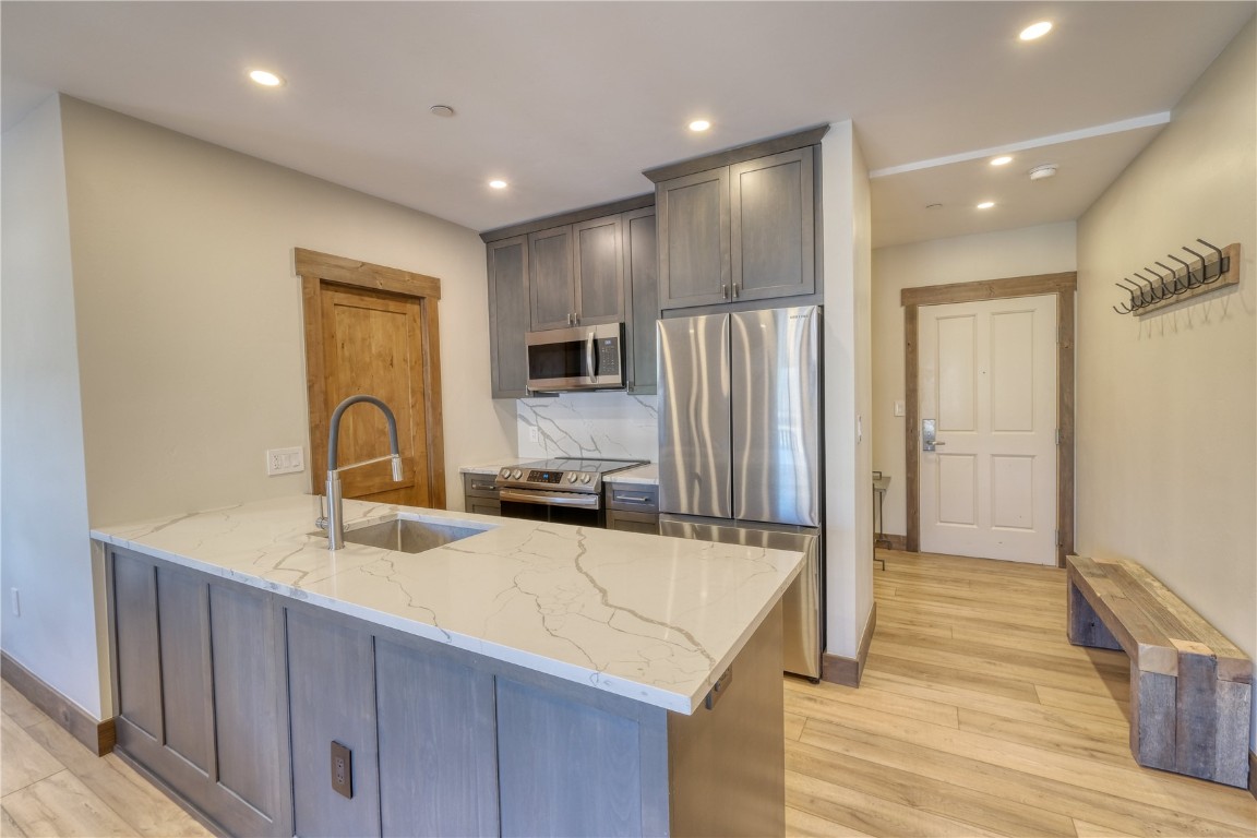 195 River Run ROAD 8013