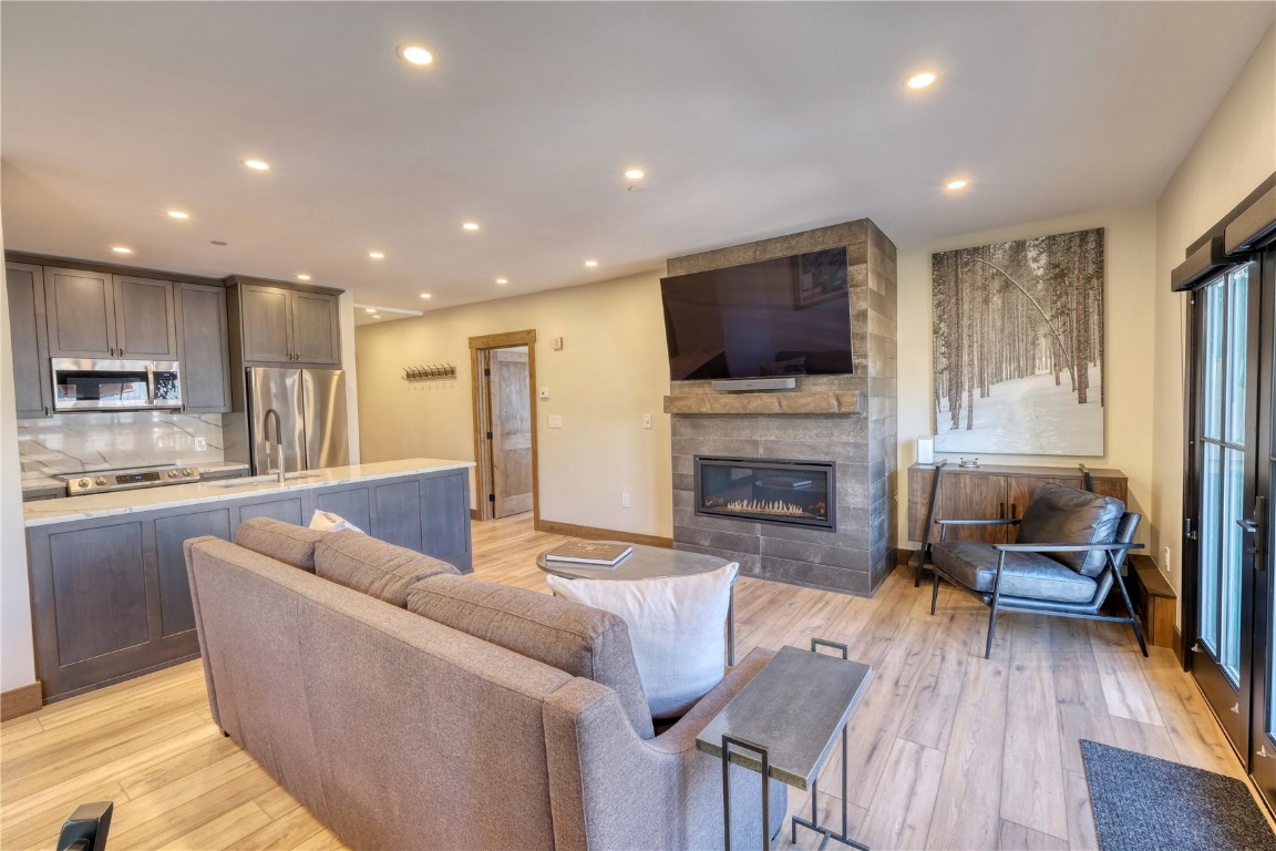 195 River Run ROAD 8013