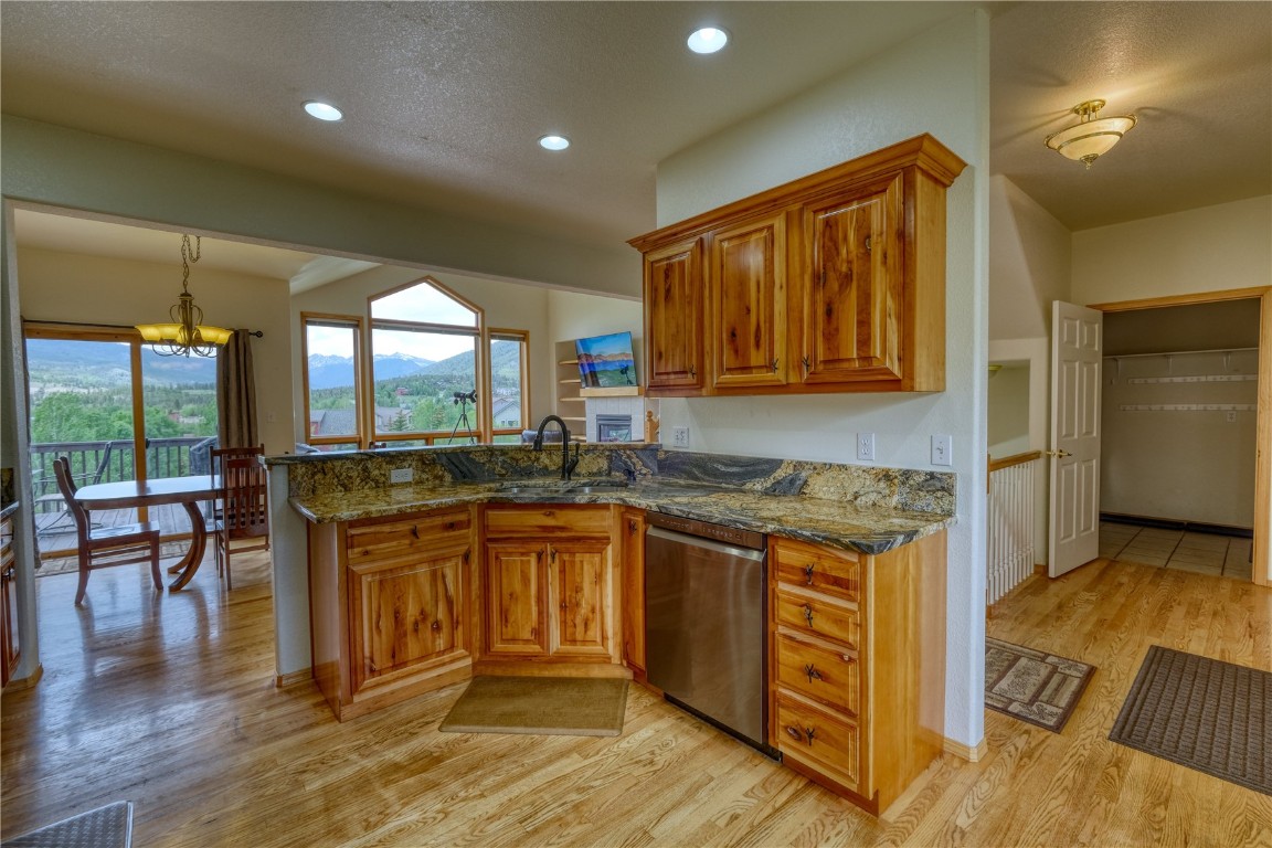 70 Lone Wolf COURT