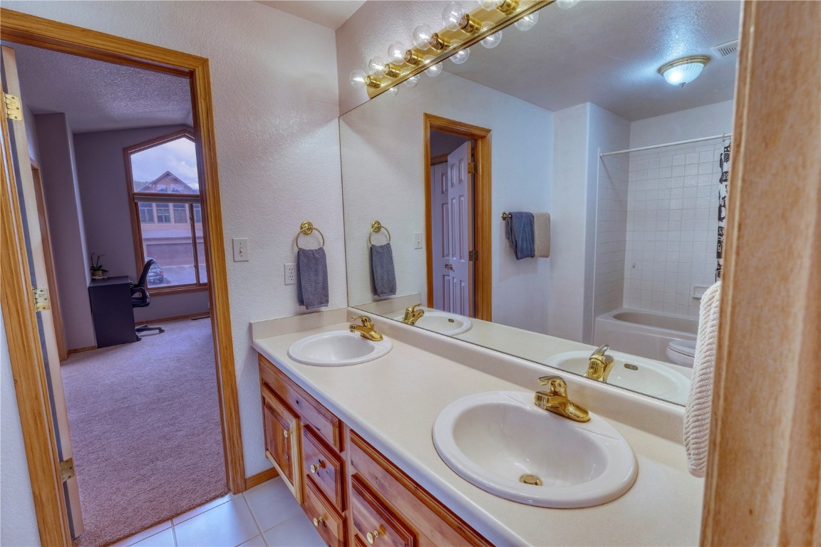 70 Lone Wolf COURT