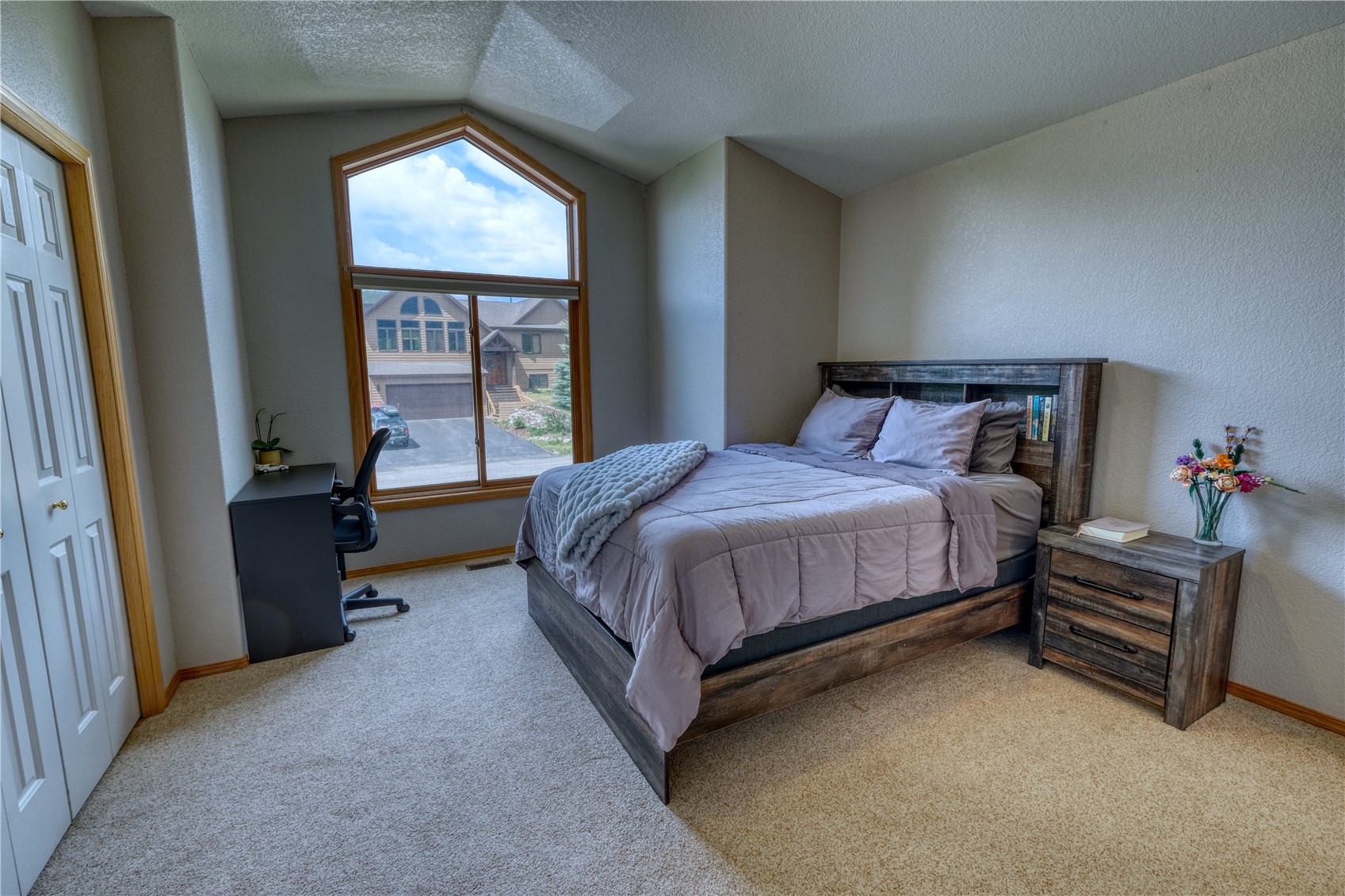 70 Lone Wolf COURT