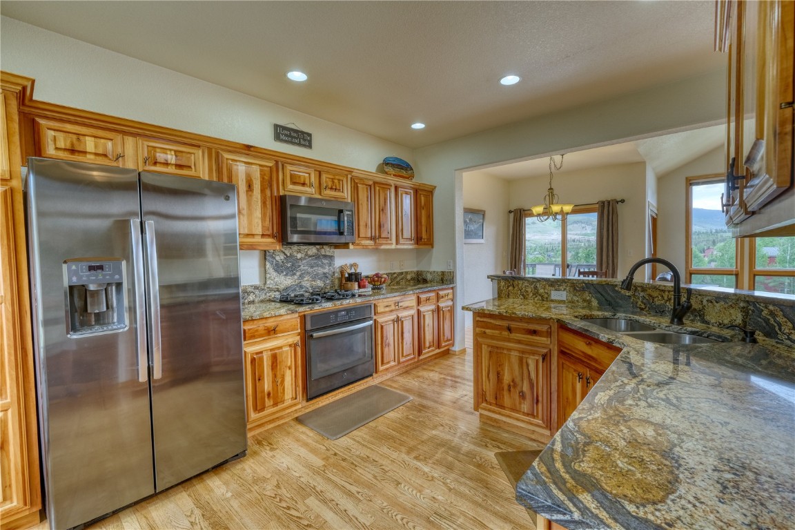 70 Lone Wolf COURT