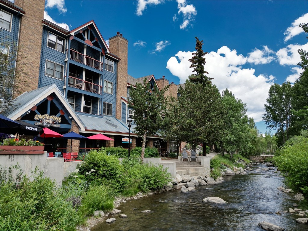 100 S Park AVENUE E202