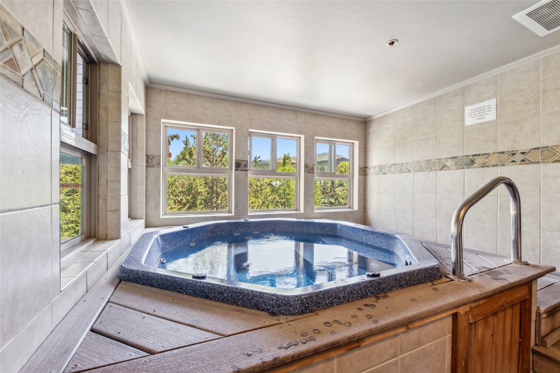 100 S Park AVENUE E202