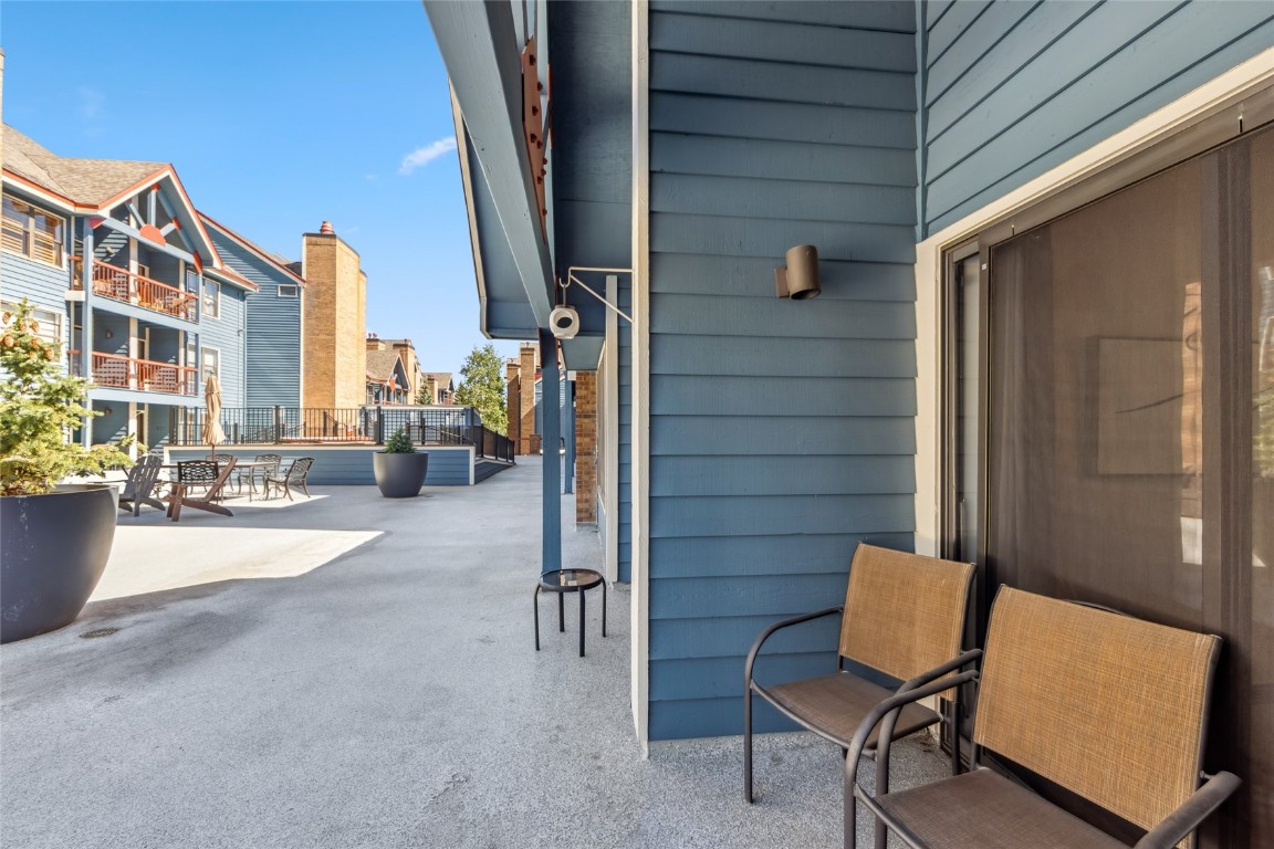 100 S Park AVENUE E202