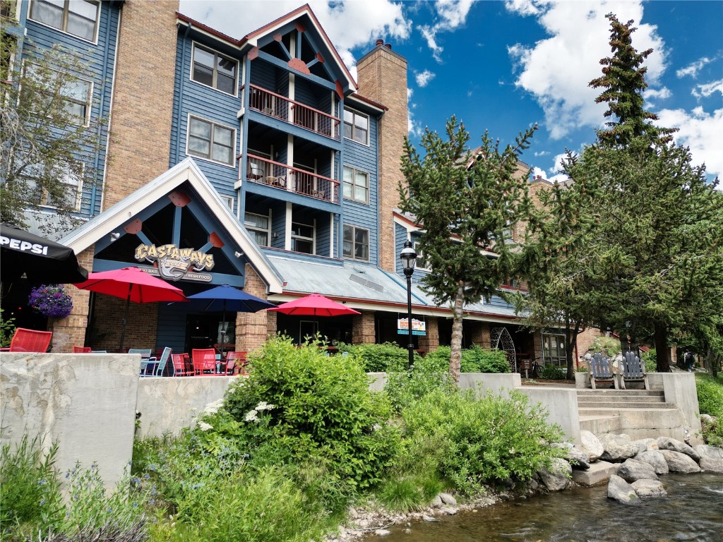 100 S Park AVENUE E202