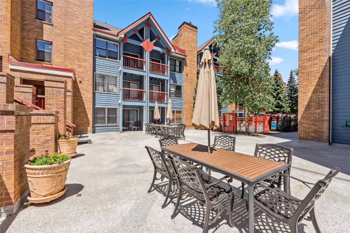 100 S Park AVENUE E202
