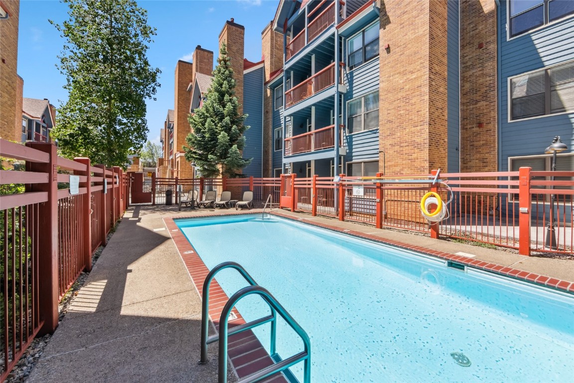 100 S Park AVENUE E202