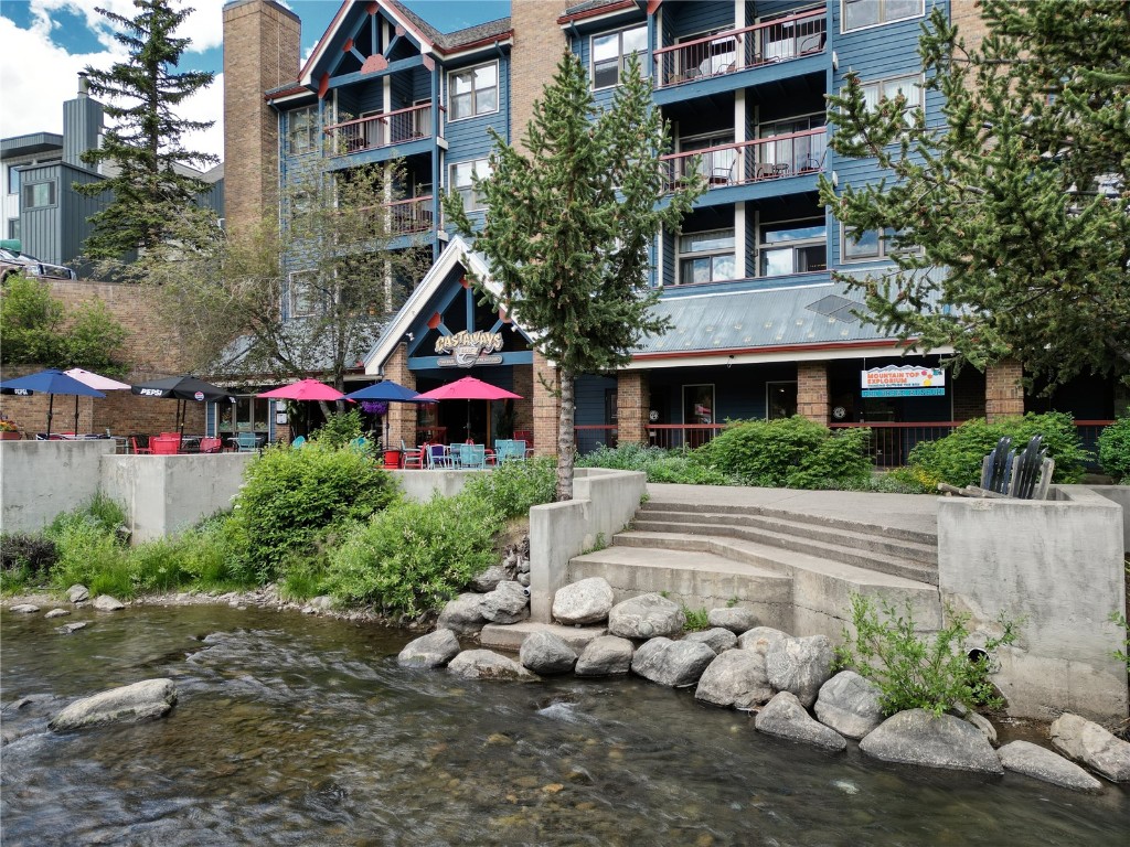 100 S Park AVENUE E202