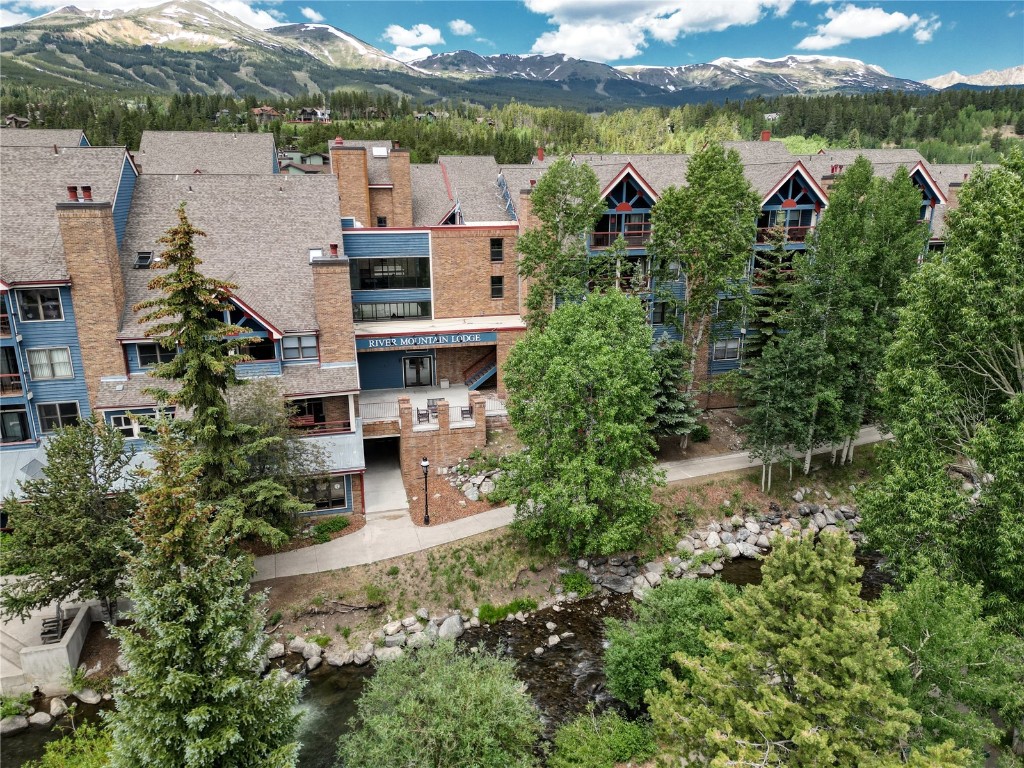 100 S Park AVENUE E202