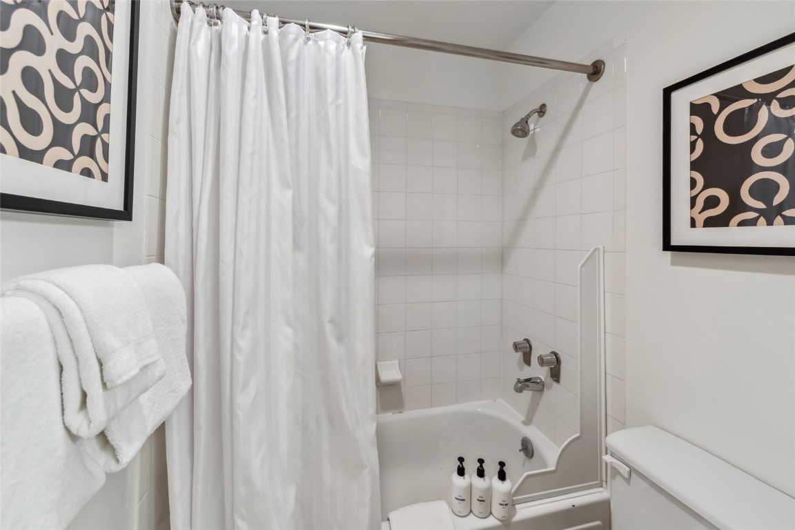 100 S Park AVENUE E202