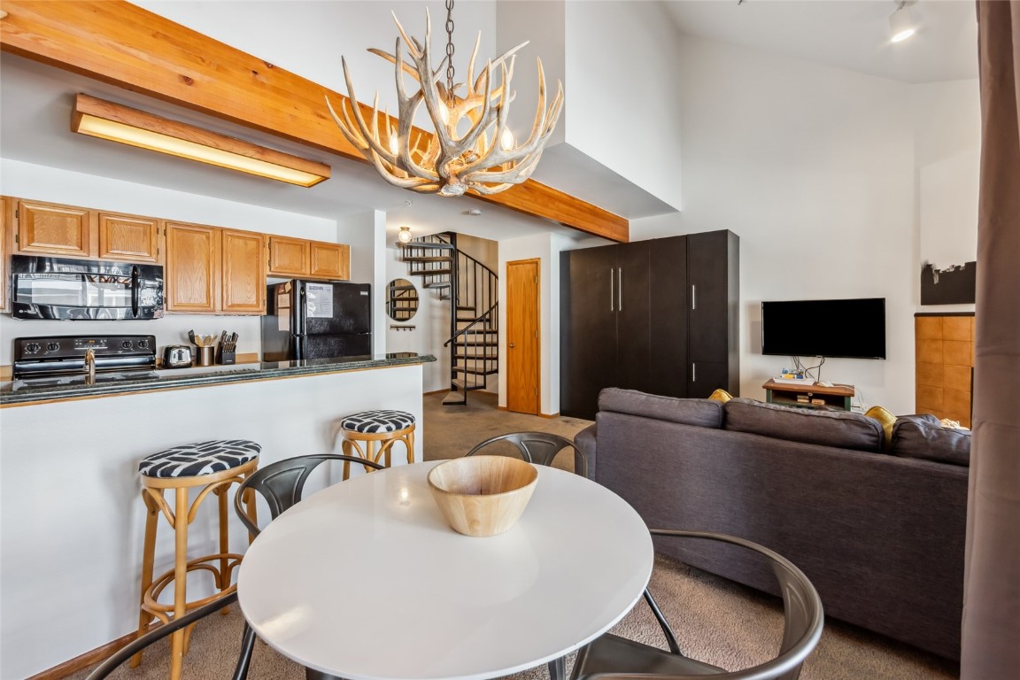 100 S Park AVENUE E202