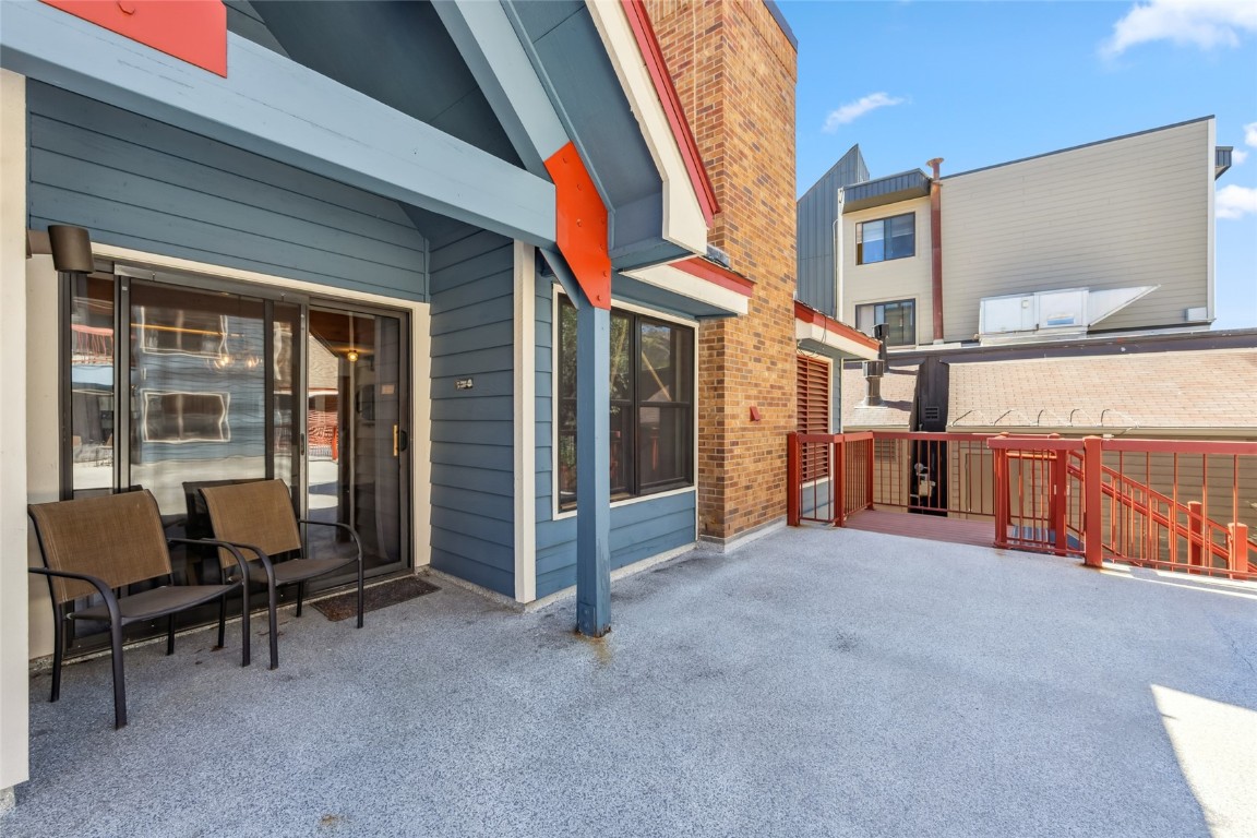 100 S Park AVENUE E202