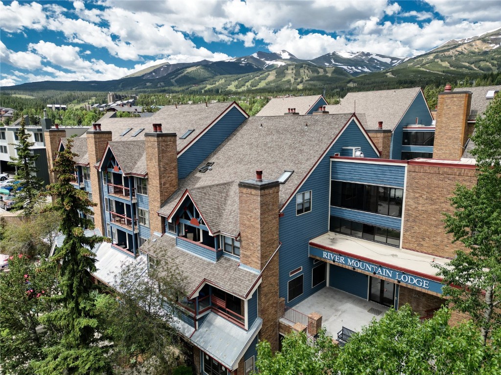 100 S Park AVENUE E202