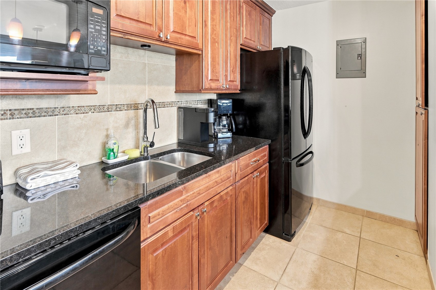 120 E La Bonte STREET 306