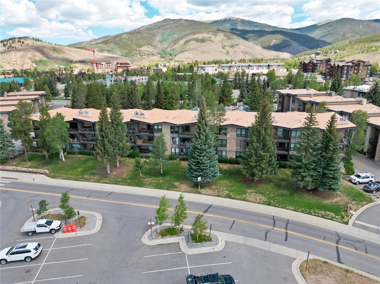 120 E La Bonte STREET 306