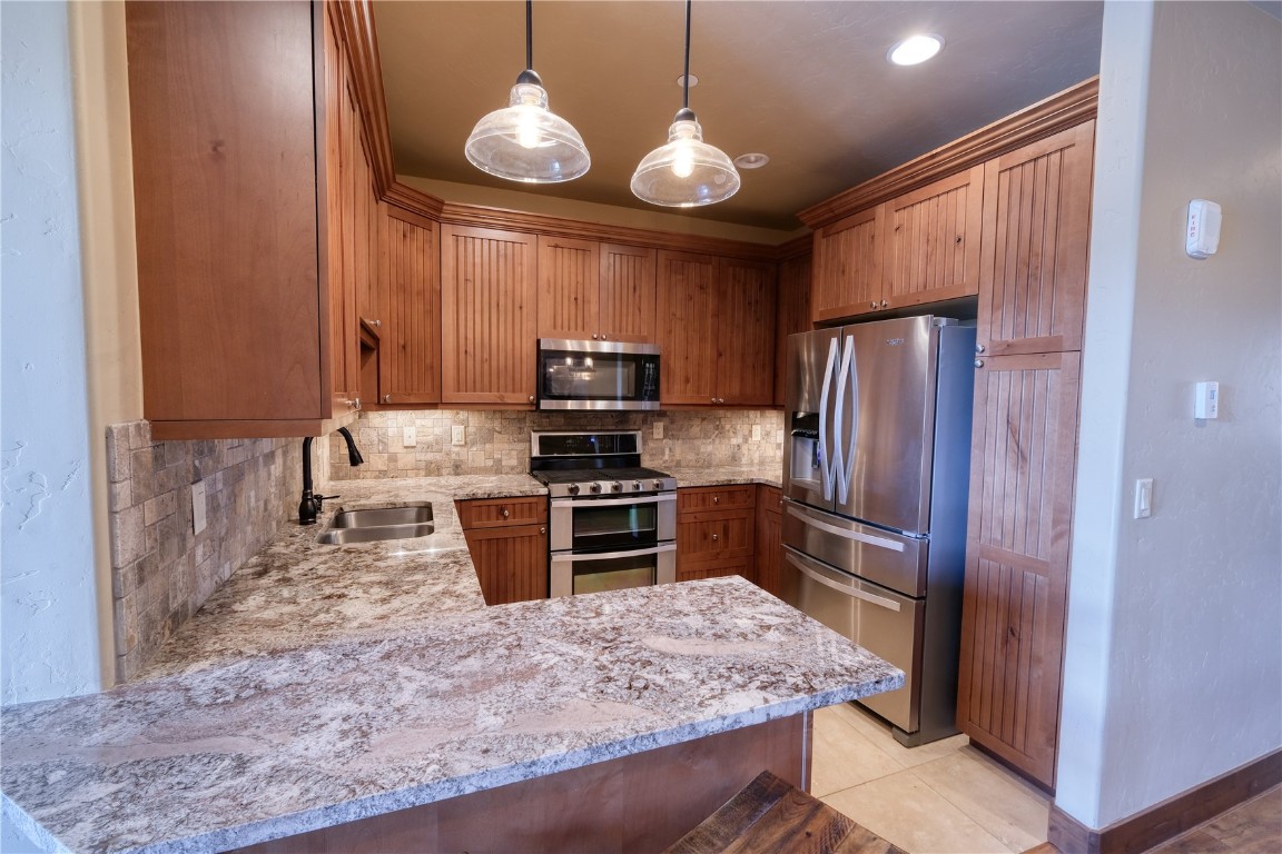 421 Rainbow DRIVE 12
