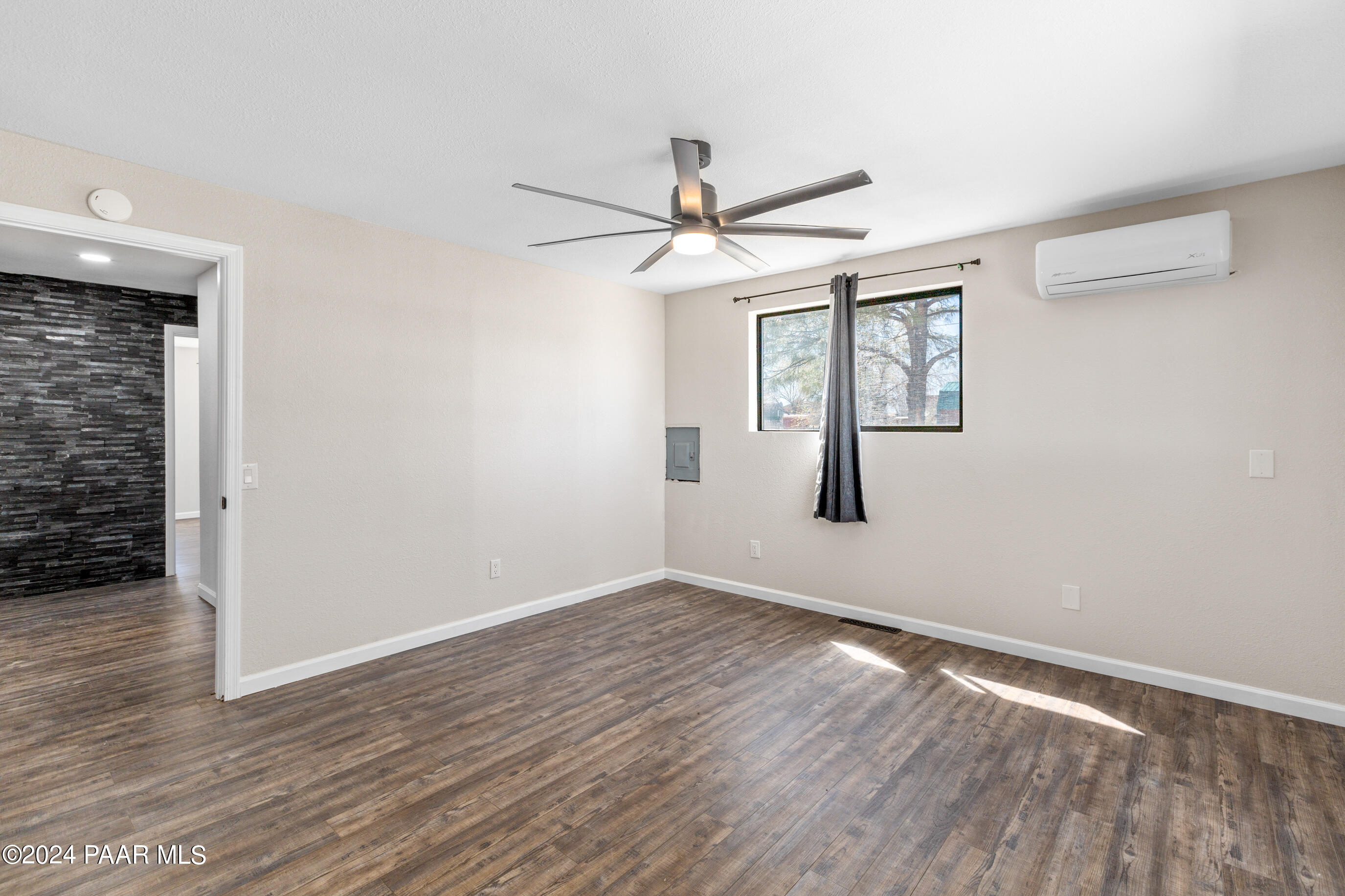 1143 Sierra Vista Drive