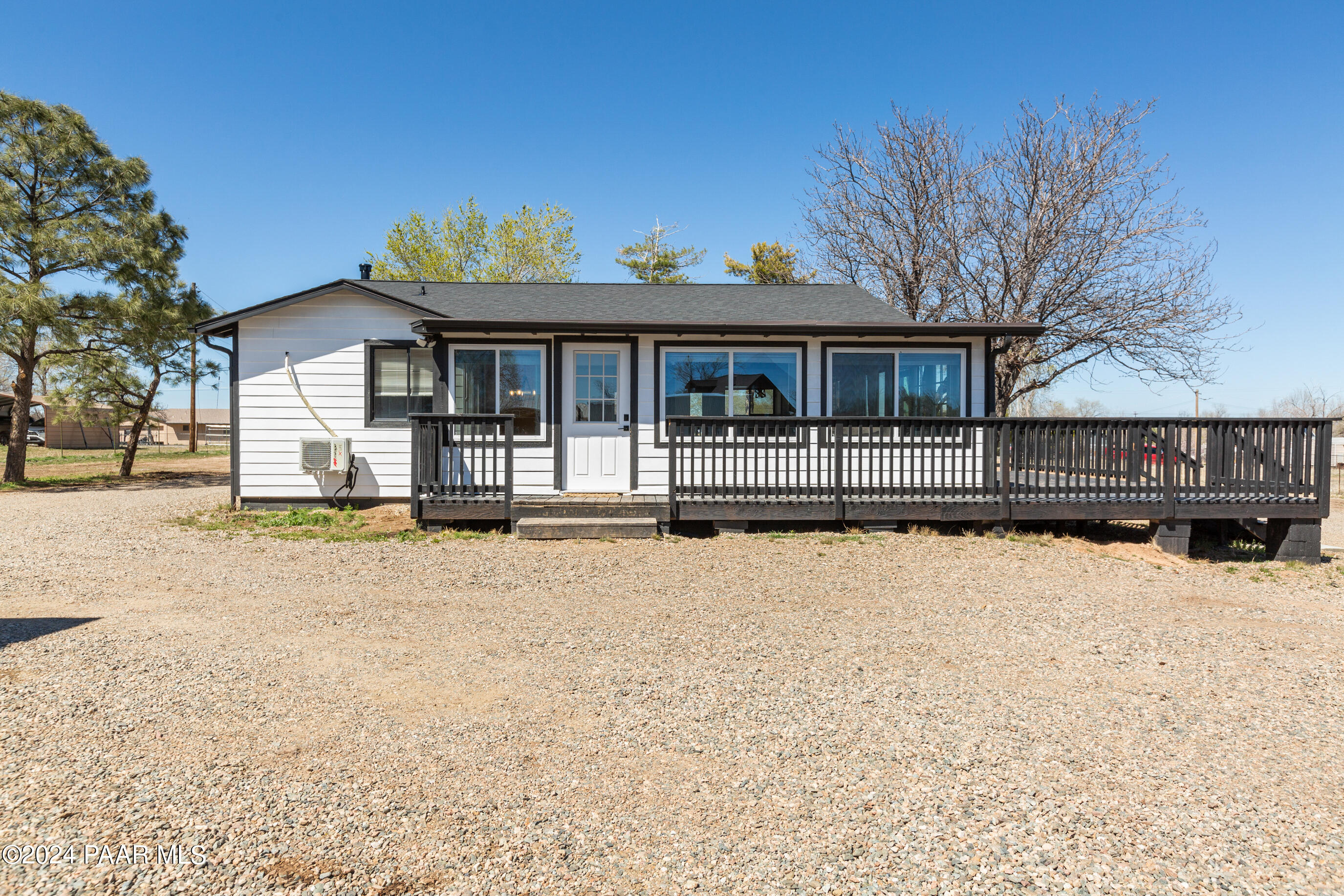1143 Sierra Vista Drive
