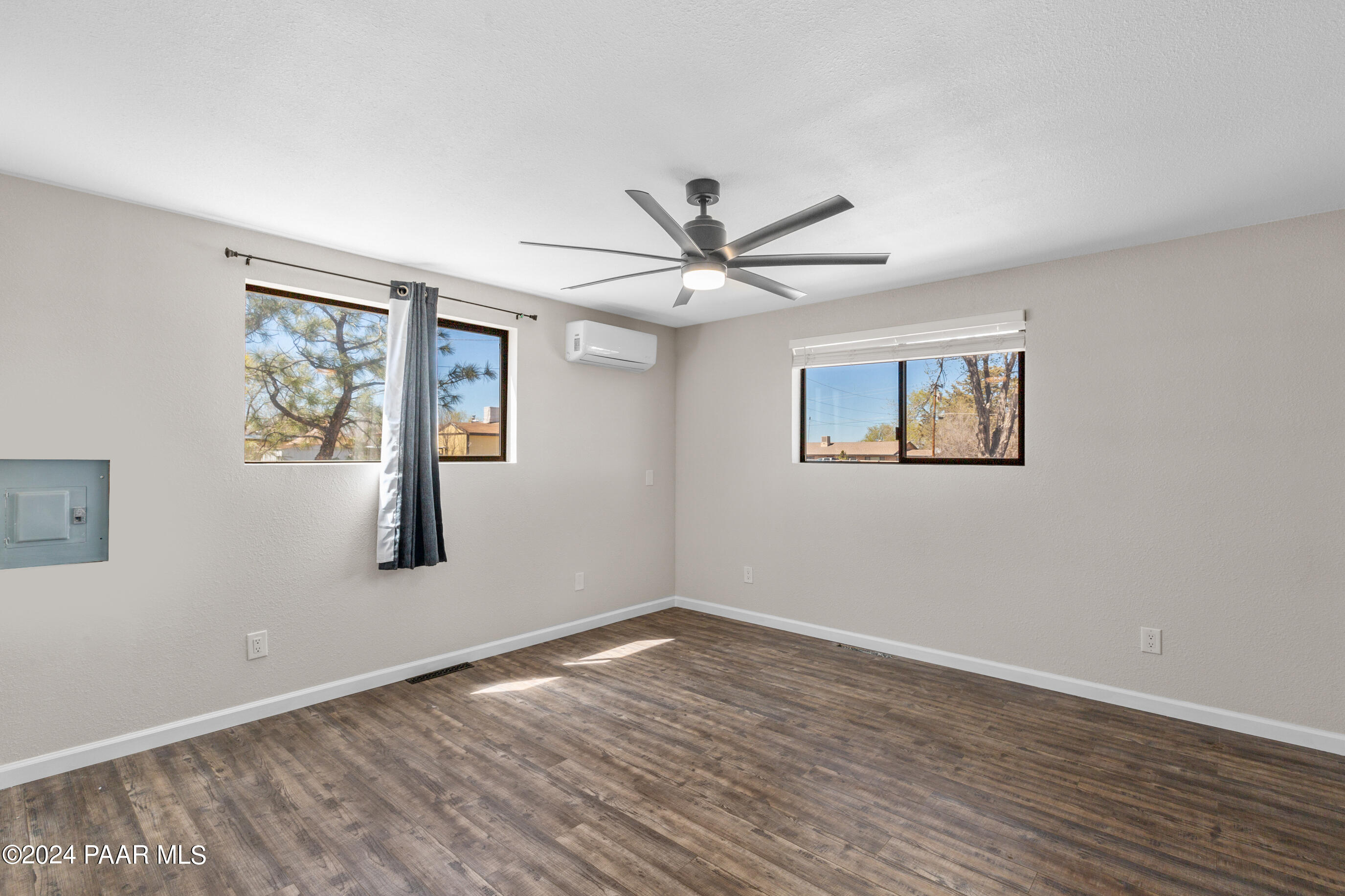 1143 Sierra Vista Drive
