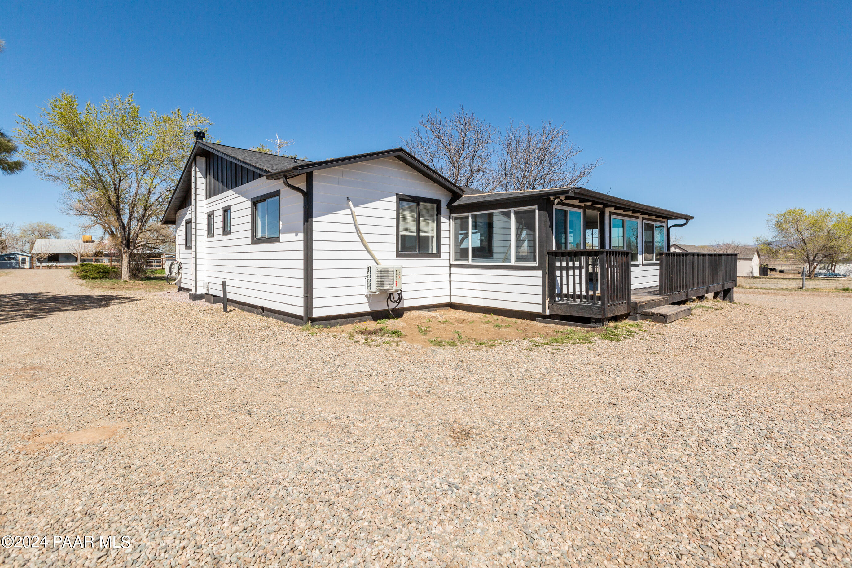 1143 Sierra Vista Drive