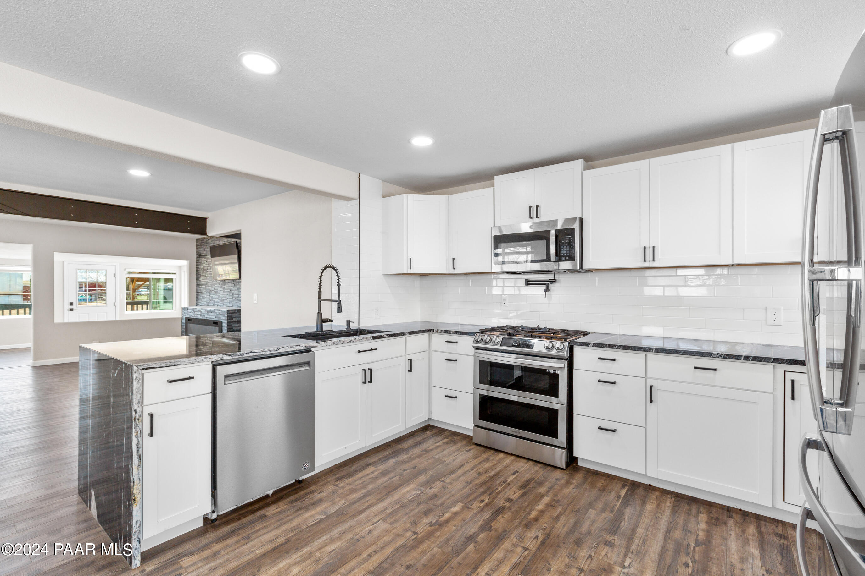 1143 Sierra Vista Drive