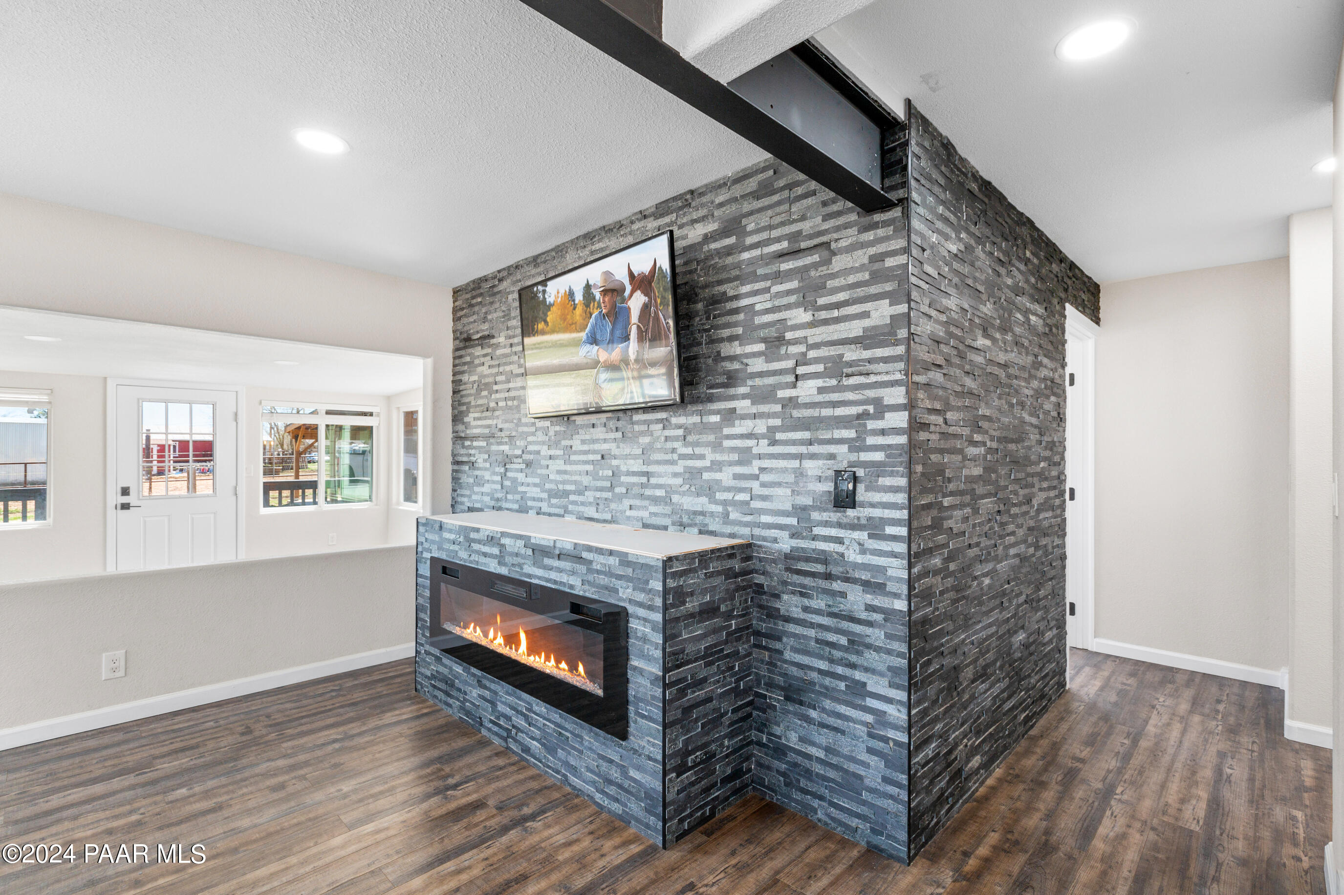 1143 Sierra Vista Drive