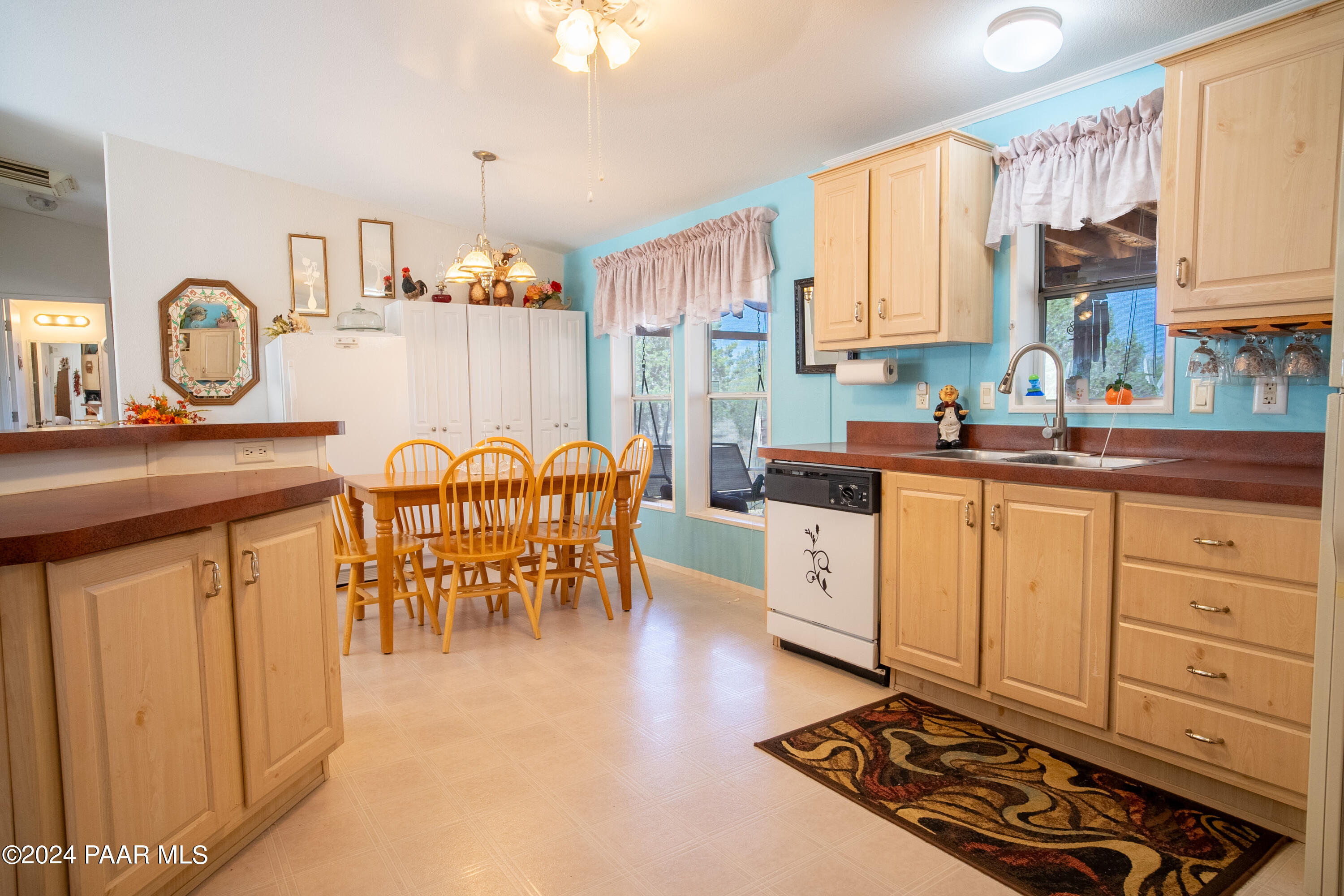 205 W Ridgeview Drive