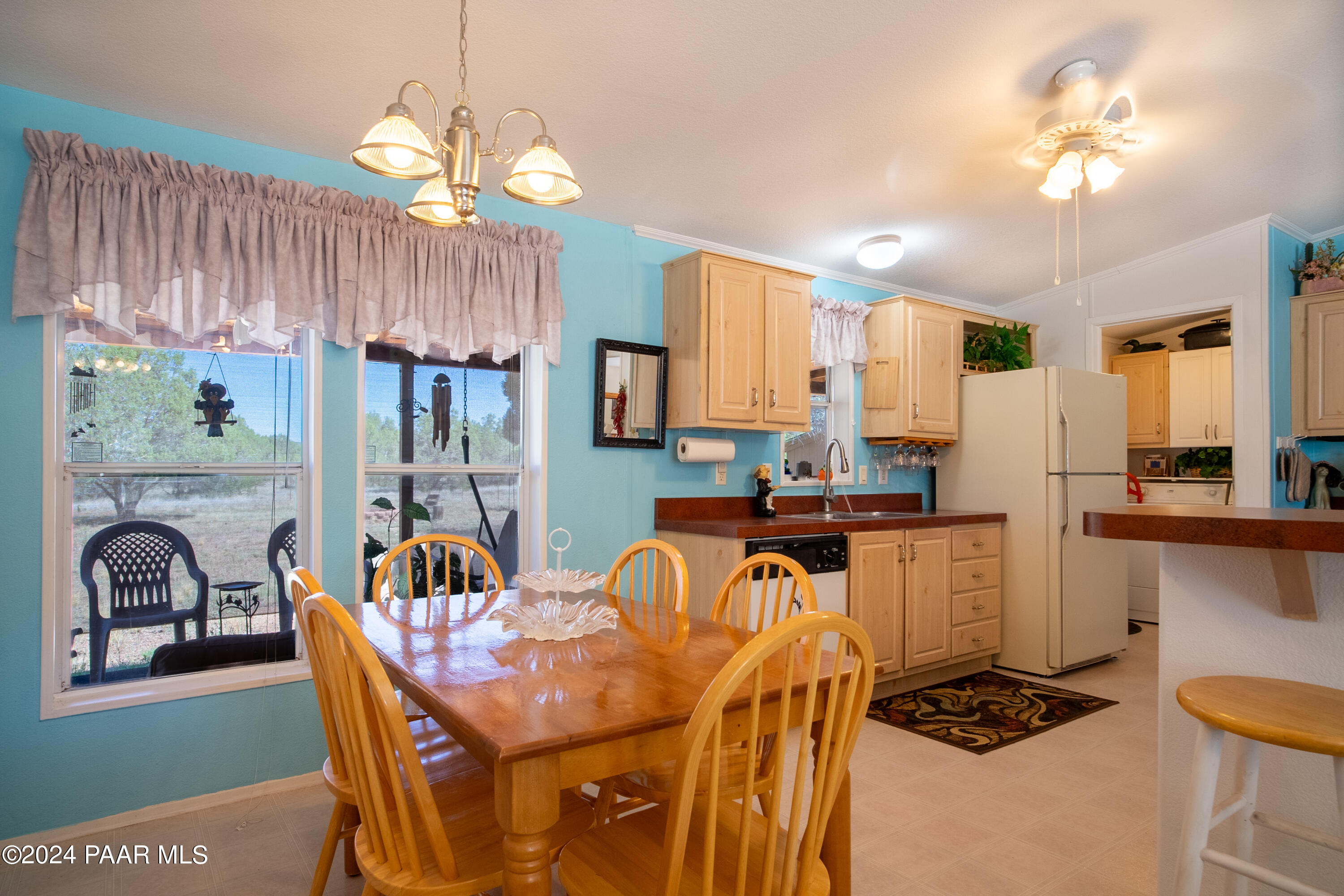 205 W Ridgeview Drive