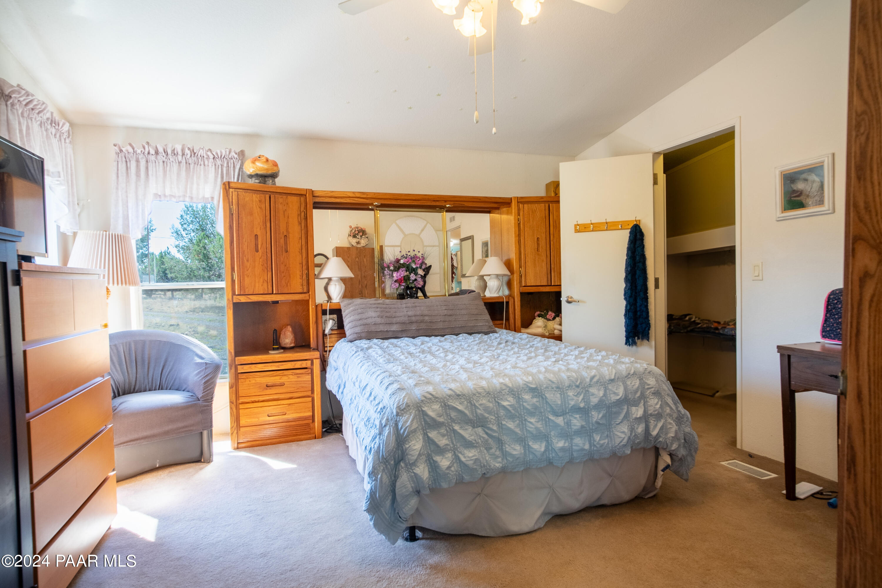 205 W Ridgeview Drive
